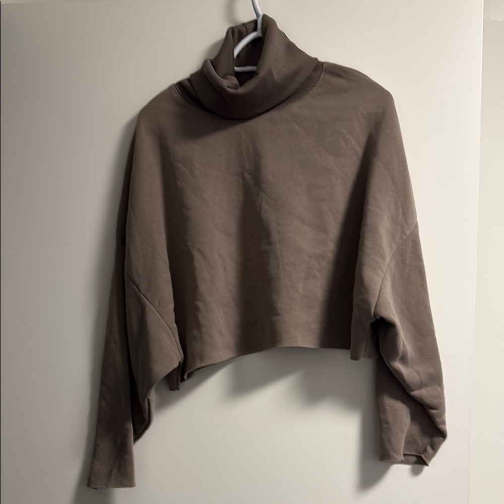 Cropped Turtleneck Fleece